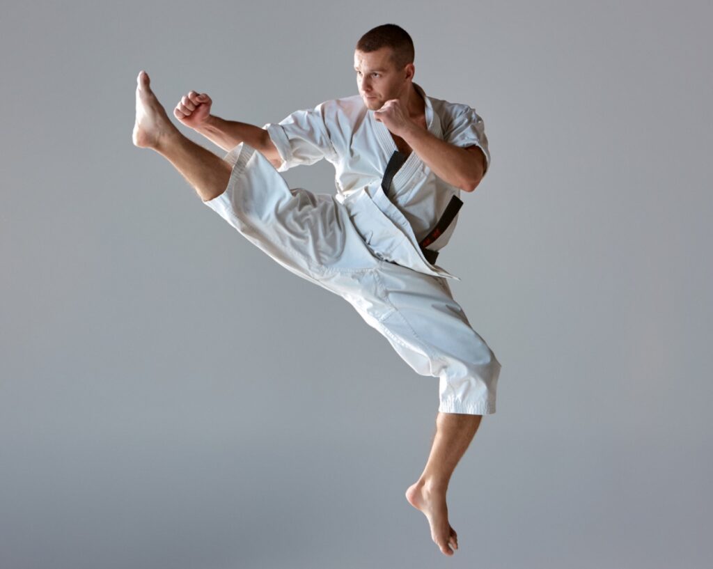 Intensywne szkolenia i sparingi podczas Karkonosze Karate Camp w Janowicach Wielkich